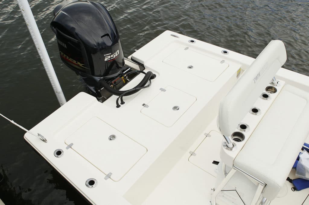 Pathfinder 2200 TE Transom