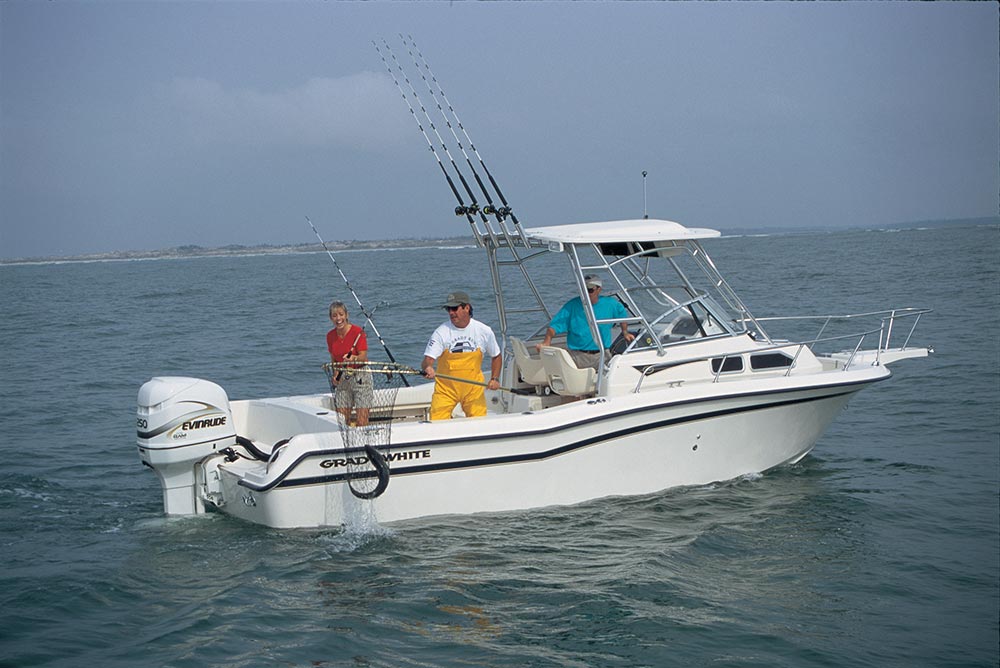 Edgewater 225 CC saltwater fishing boat