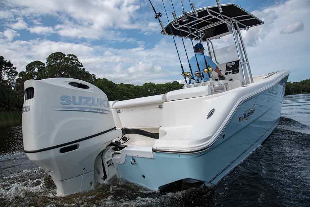 single-outboard Suzuki engine for fishing boat
