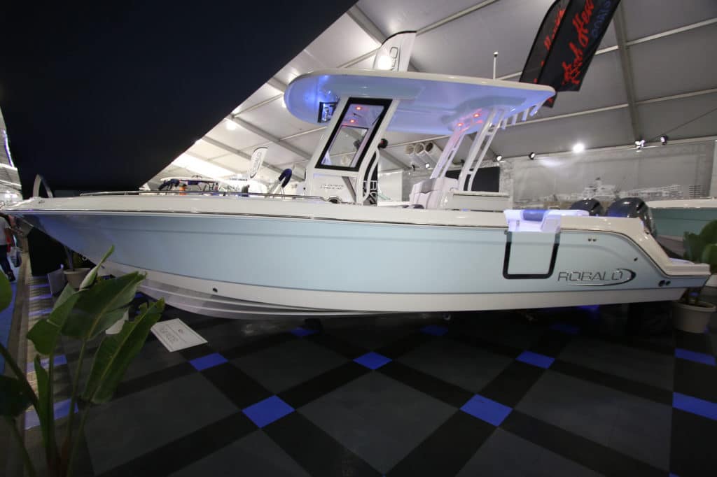 Robalo R272 Center Console