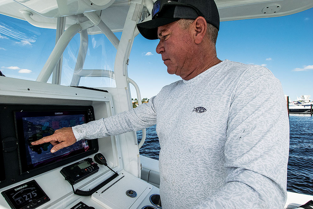 Simrad Captain Engages Tracks