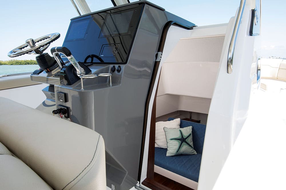 Pursuit S 328 Helm and Cabin