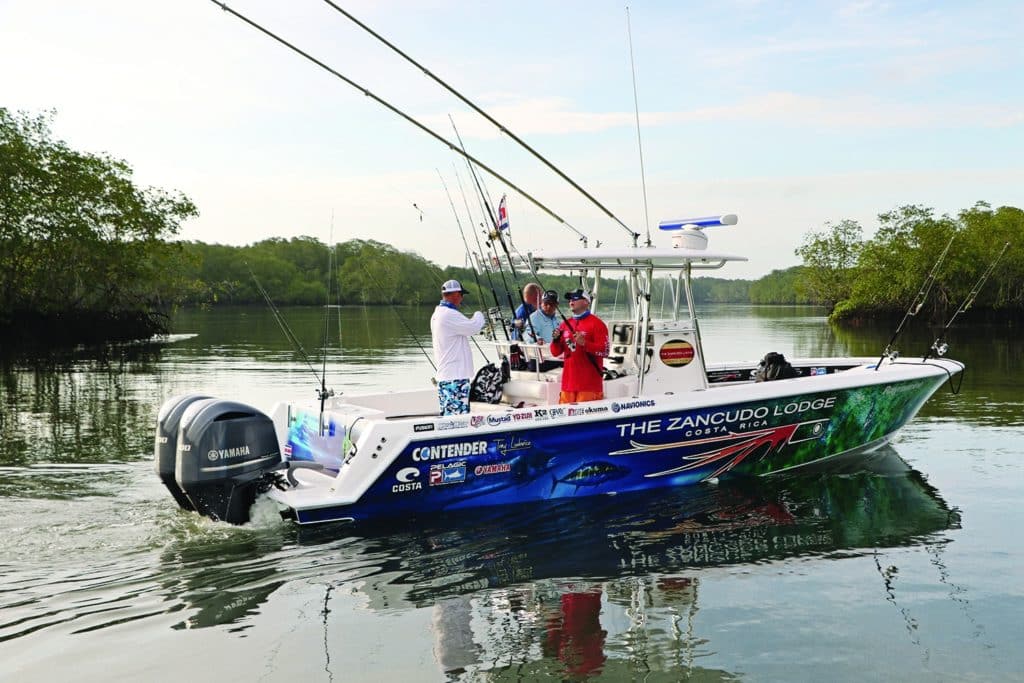 Costa Rica fishing - Zancudo Lodge Contender center console