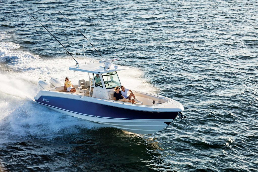 Boat with auto-trim