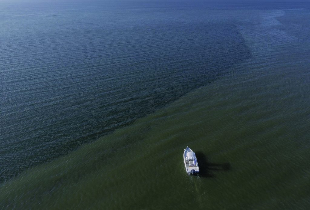 Drones and fishing - showing a color-change line