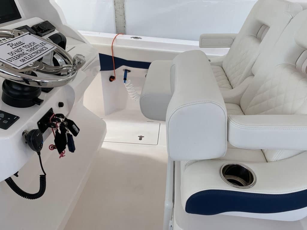 Intrepid 345 Nomad FE helm seating