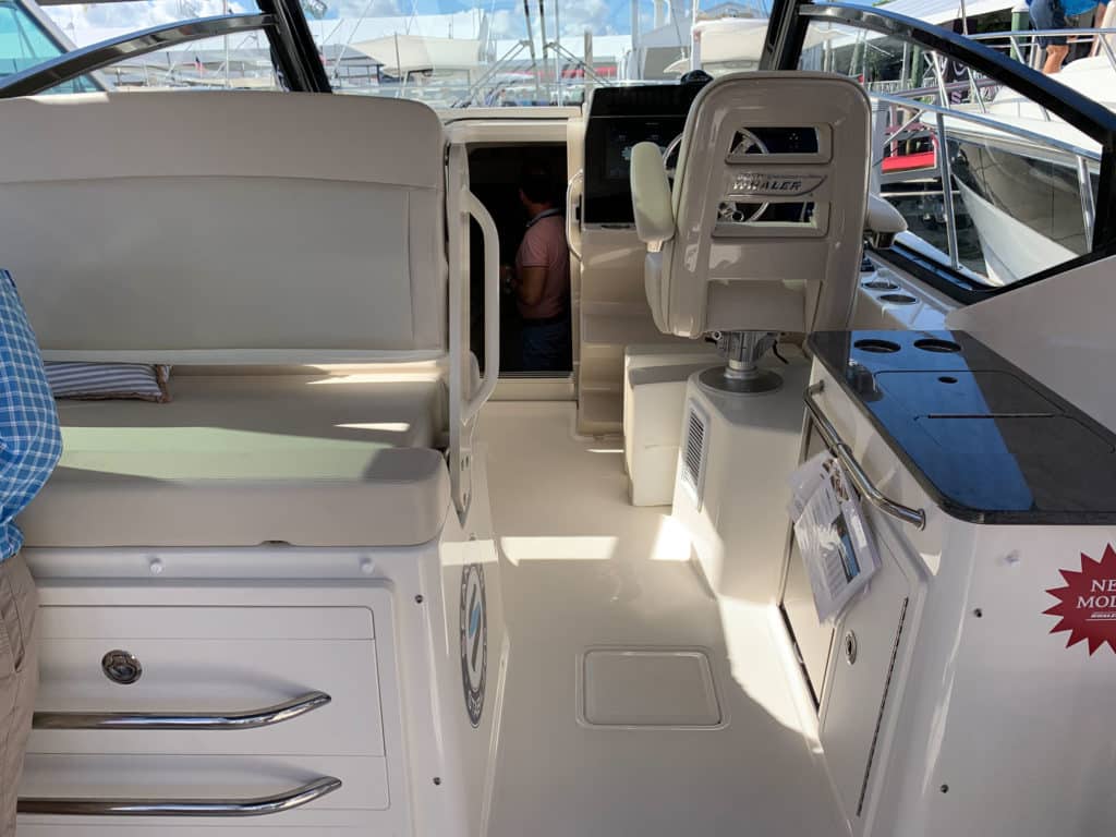 Boston Whaler 325 Conquest console options