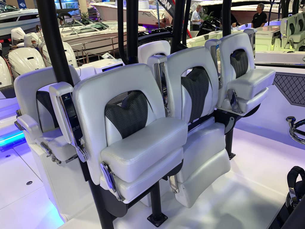 Wellcraft 402F helm seating