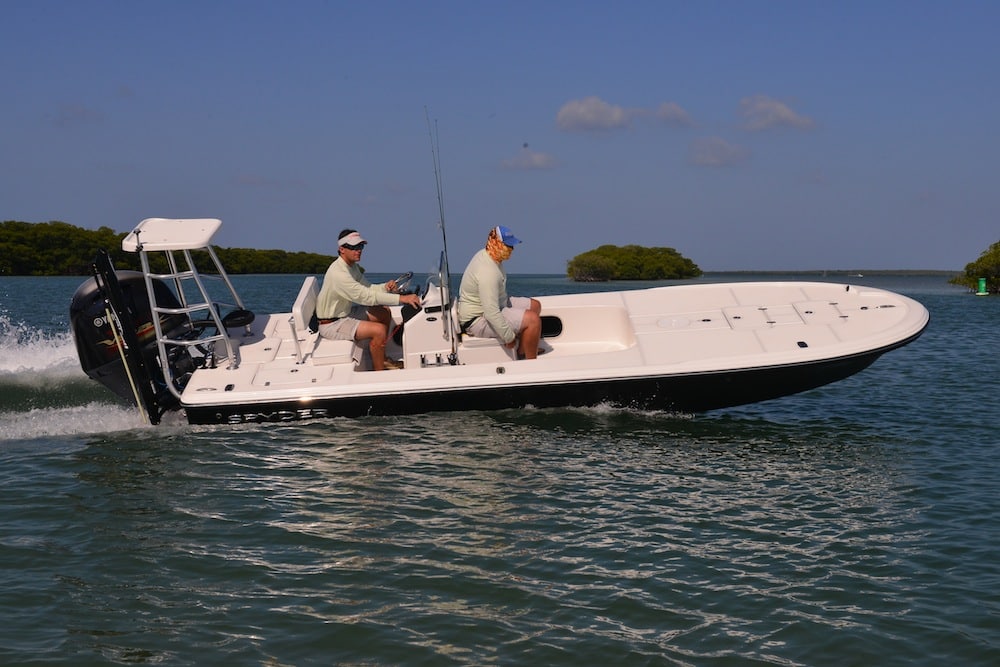 Spyder FX19 Vapor inshore center-console fishing boat