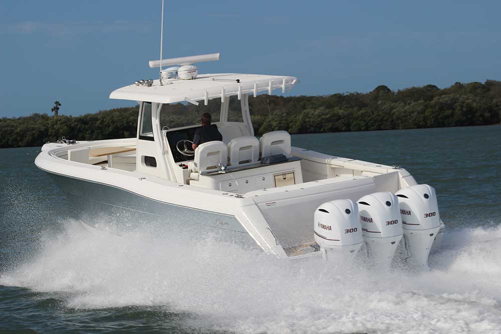 Stamas 392 Tarpon outboard engines center-console offshore saltwater fishing boat
