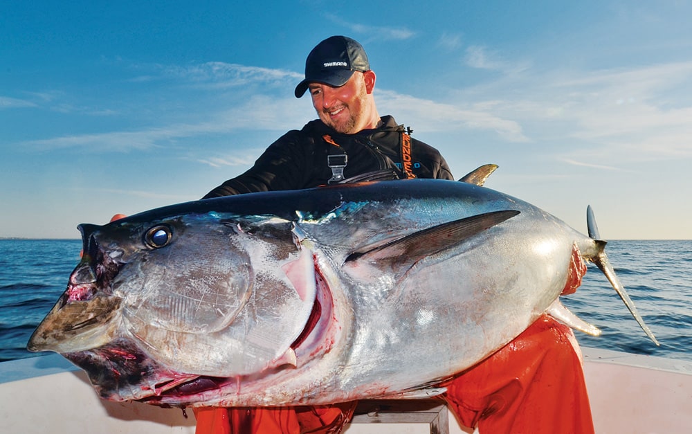 https://www.sportfishingmag.com/uploads/2021/09/tuna-chunking-03-1.jpg