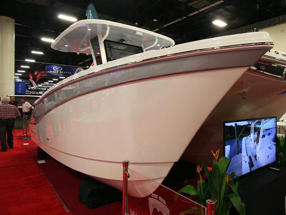 World Cat 280CC-X popular saltwater catamaran fishing boats