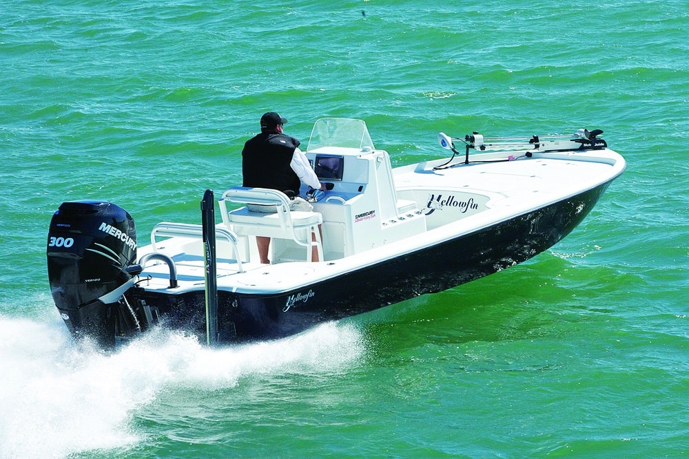 Yellowfin 24 Bay inshore center-console fishing boat