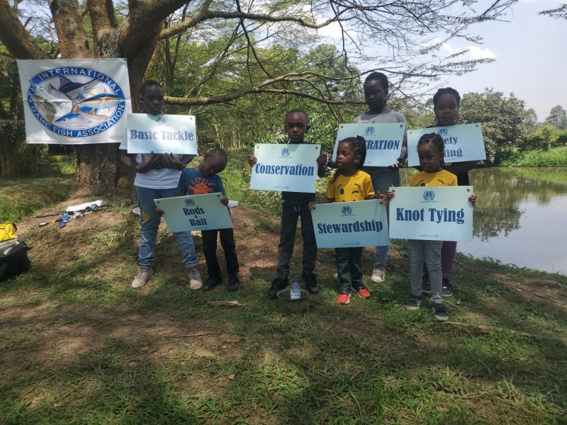 IGFA teaching Ugandan kids to fish