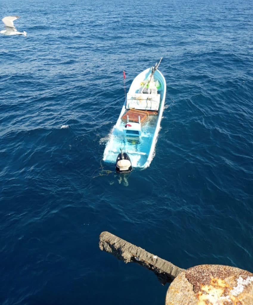 A lancha caught with illegal fish