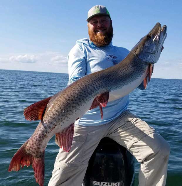 Eric Bakke with record muskie