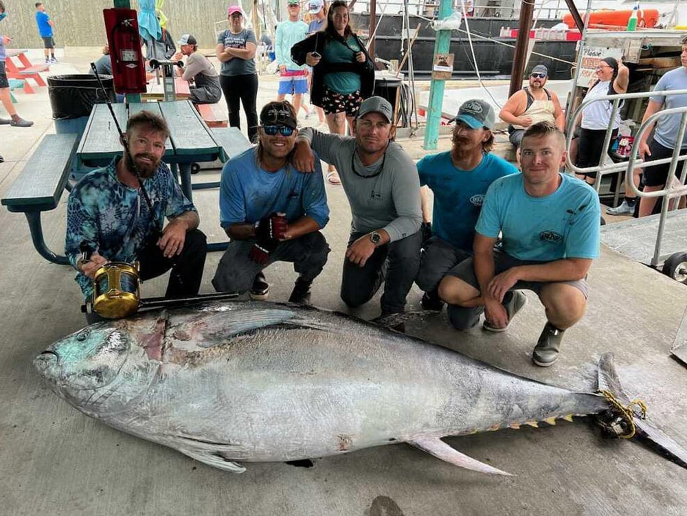 Texas Headboat Lands Giant Bluefin Tuna