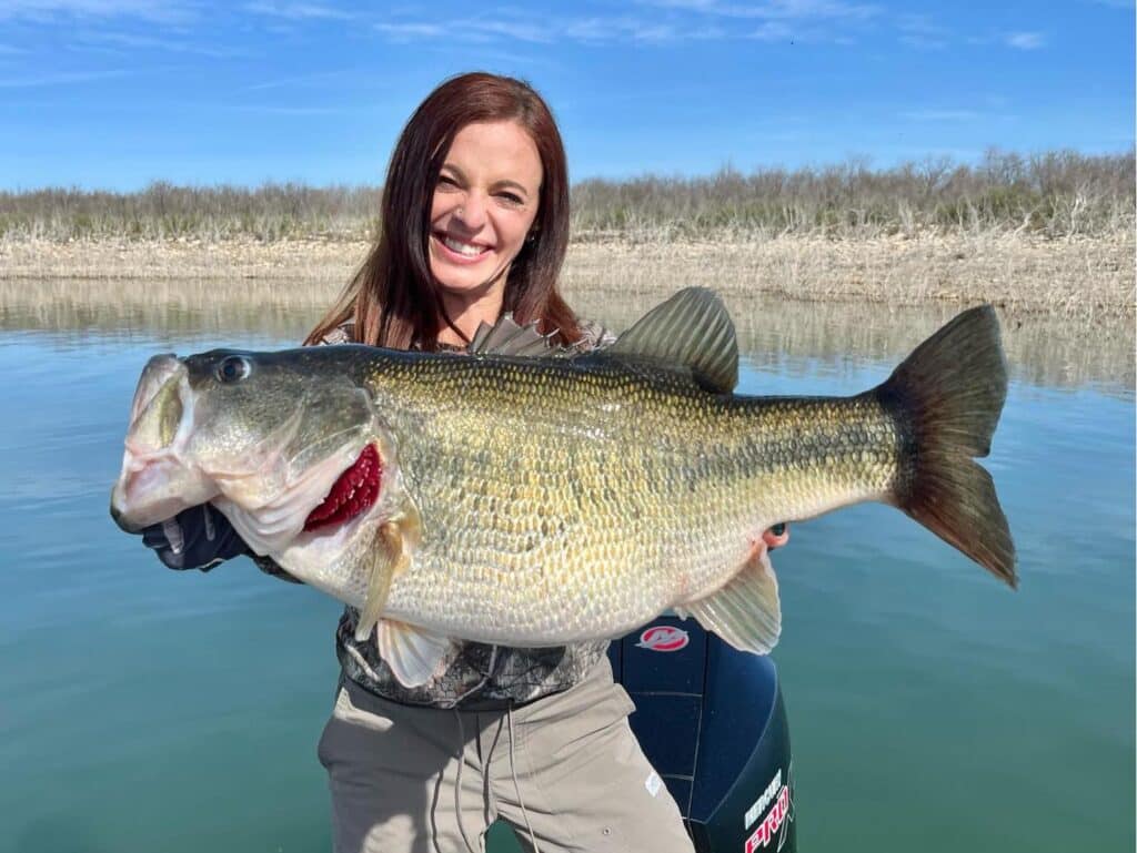 Lea Anne Powell record largemouth