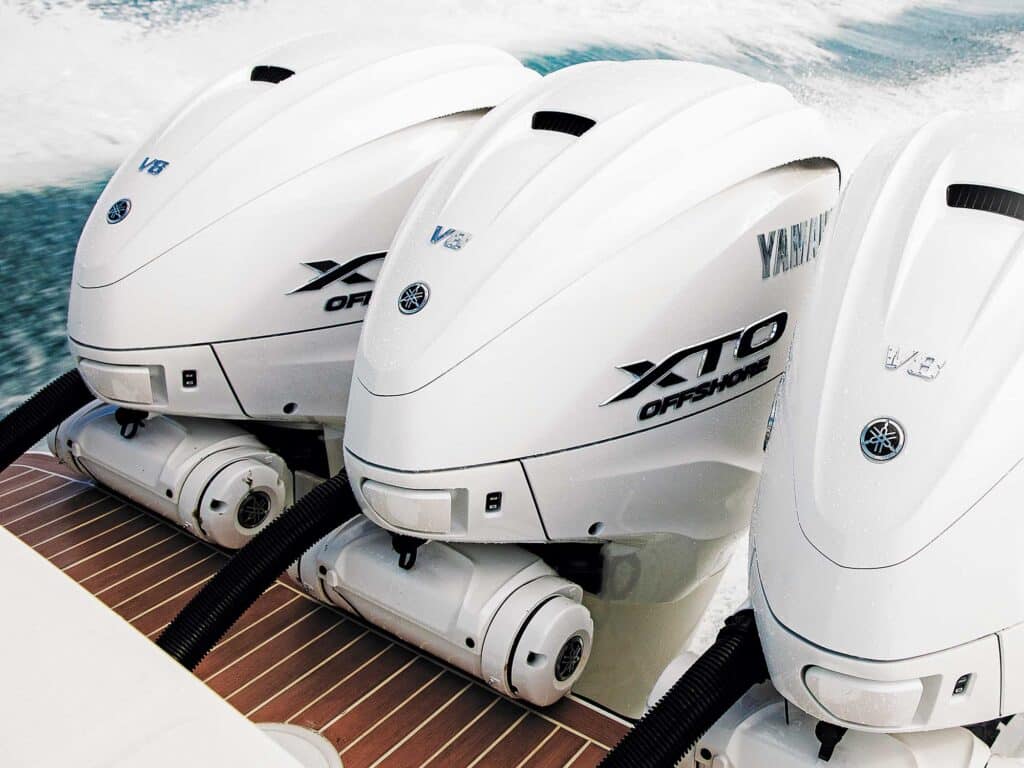 Triple Yamaha outboards