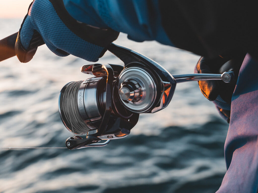 Saltwater spinning reel