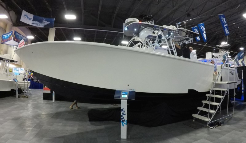 Mid-sized center consoles at the 2016 Fort Lauderdale Boat Show