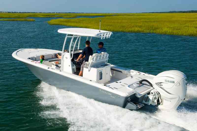 Tidewater 2700 running inshore