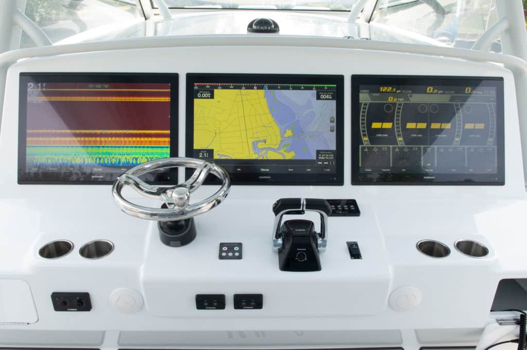 Yellowfin 54 Offshore helm