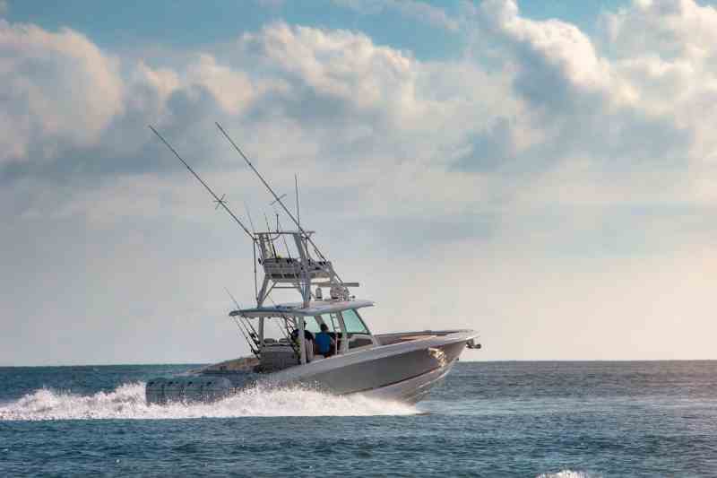 Boston Whaler 380 Outrage running offshore