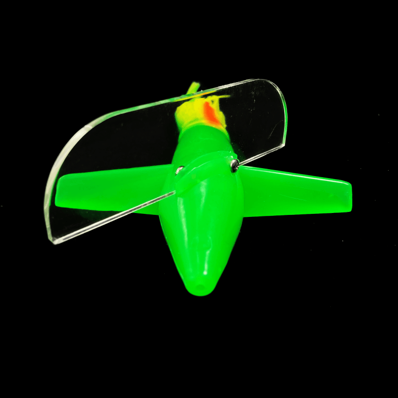 Angled keel keep lures away from the prop wash