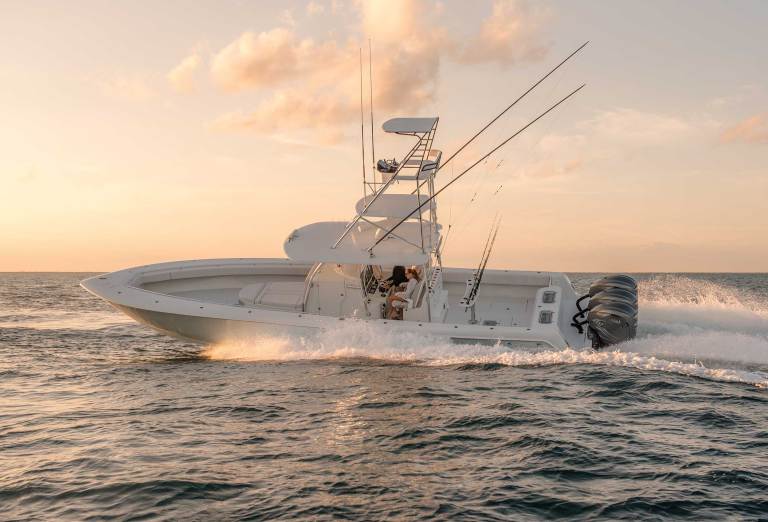 Contender 44ST carving turns offshore
