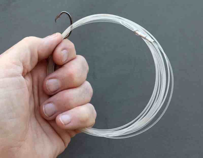 Coiling the leader around the thumb