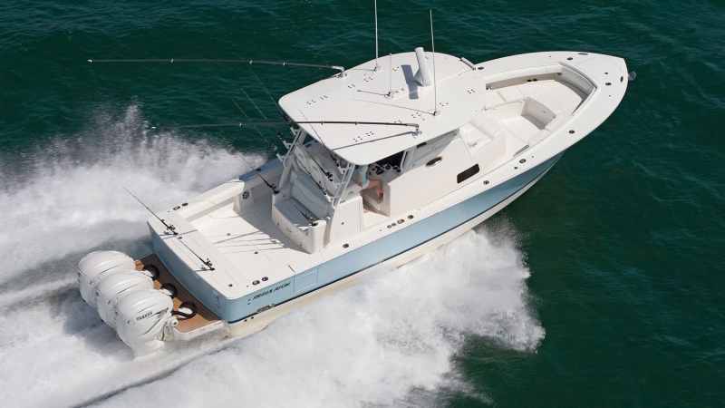 Regulator 37 running to fishing grounds offshore