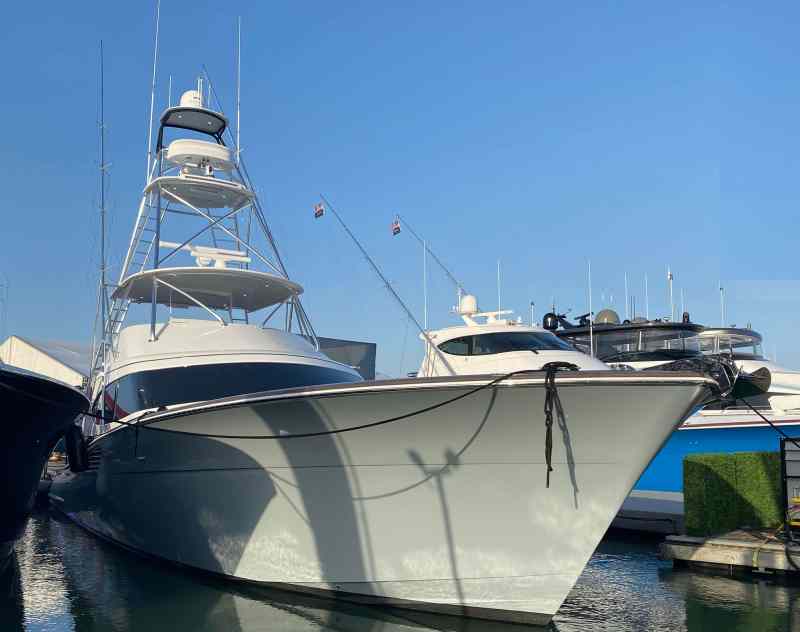 Hatteras GT65 Carolina in the water