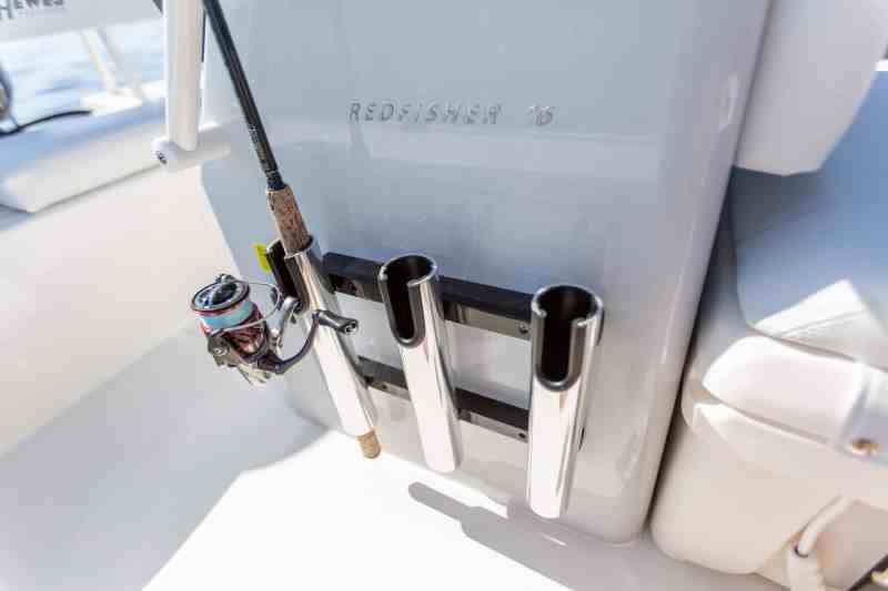 Rod storage on the Hewes Redfisher