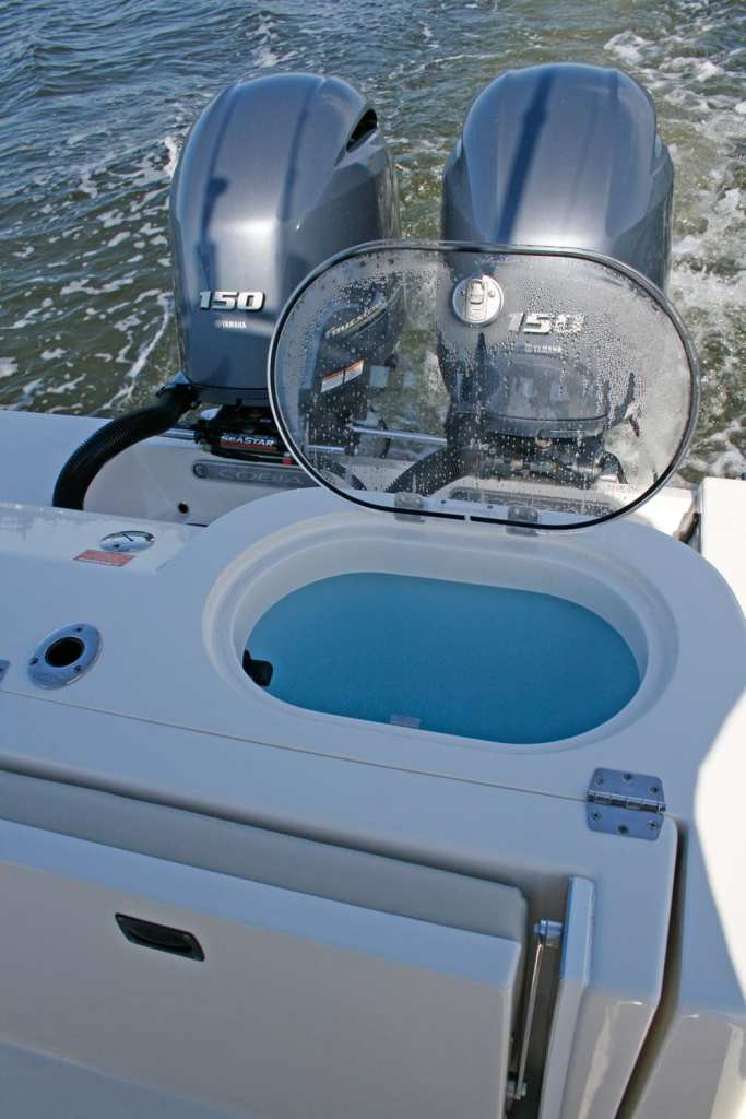 Cobia 261CC center console saltwater fishing boat livewell