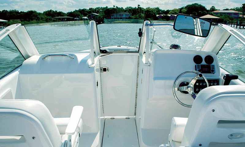 Everglades 230DC dual console fishing boat