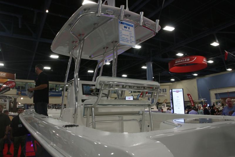 miami-boat-show-offshore-center-consoles46.jpg