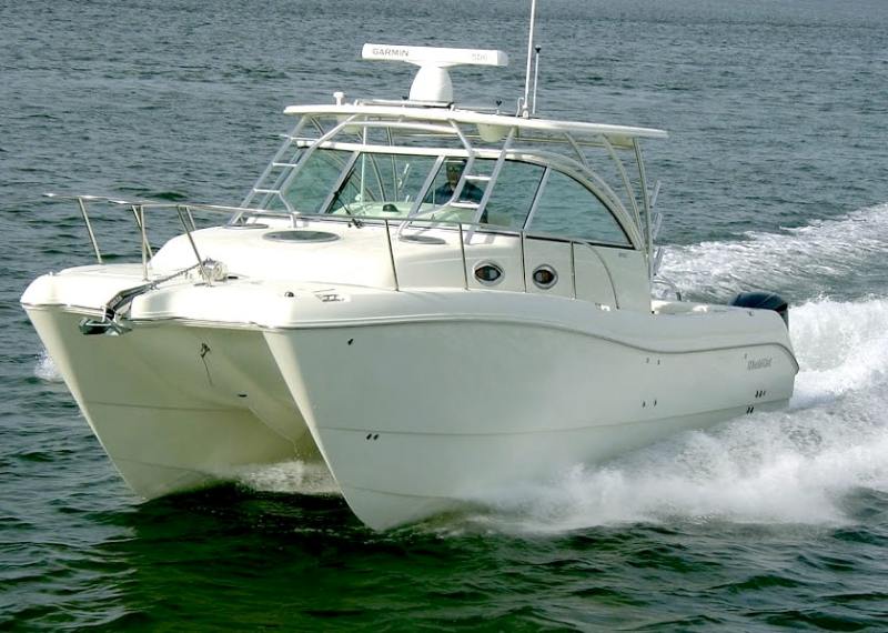 World Cat 320EC saltwater fishing catamaran