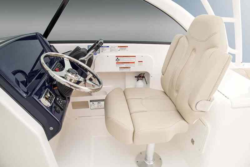 Pursuit DC 265 Helm