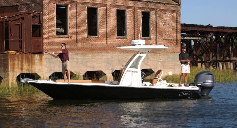 Scout 251 XS inshore center-console fishing boat