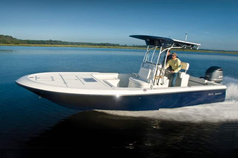 Sea Born FX25 inshore center-console fishing boat