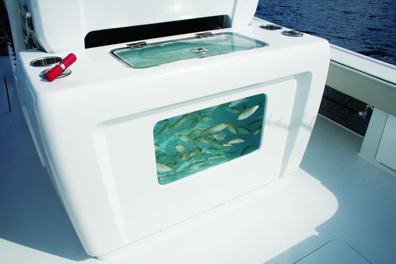 The Barker 26 Open features a 40-gallon livewell.