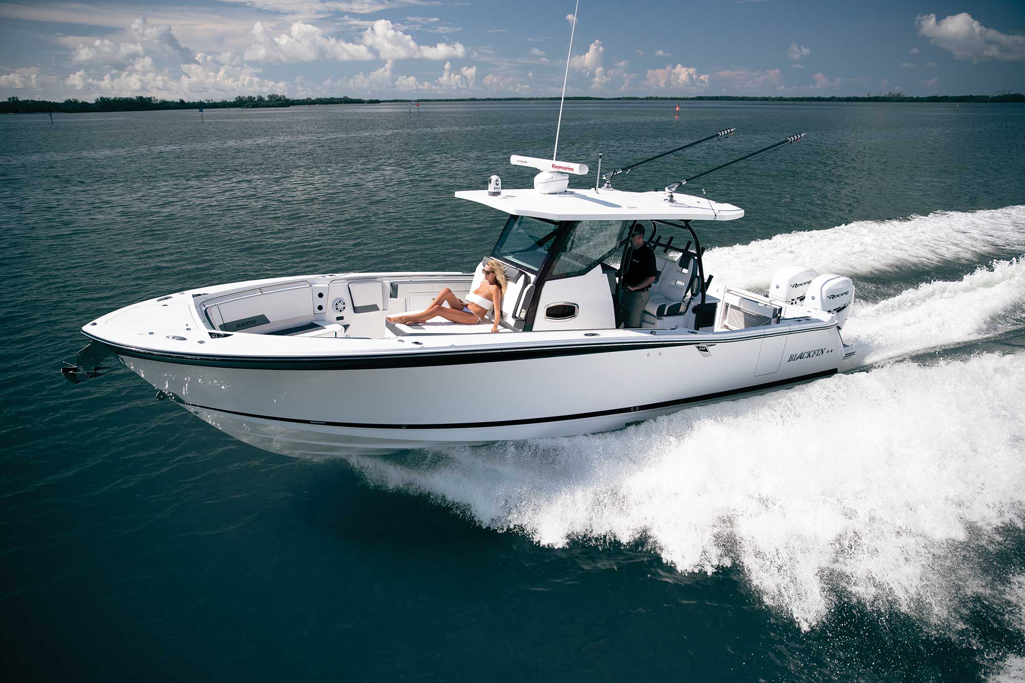 Blackfin 332 CC First Glance | Sport Fishing Mag