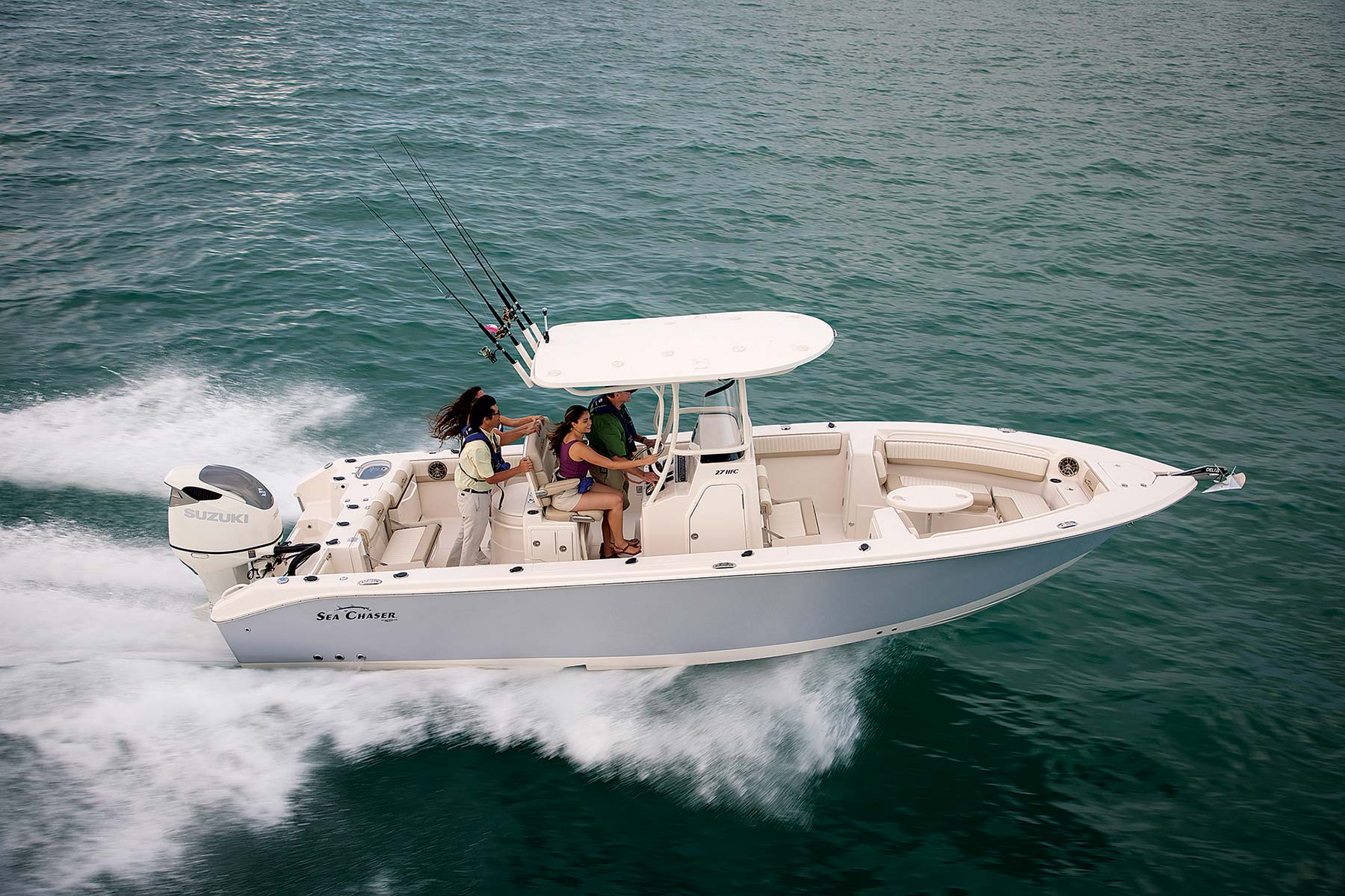 ROLAND STRASSER（ローランド　ストラッセル）、漕艇 Sea Chaser 27 HFC Boat Review | Sport Fishing Mag