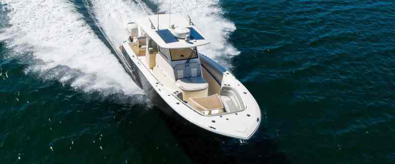 Scout 330 LXF running shot