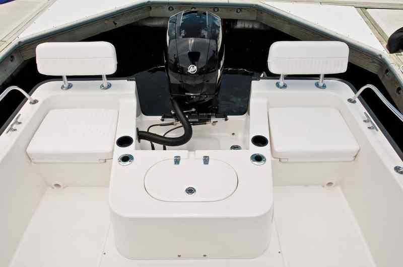 Boston Whaler 210 Montauk Aft Seating