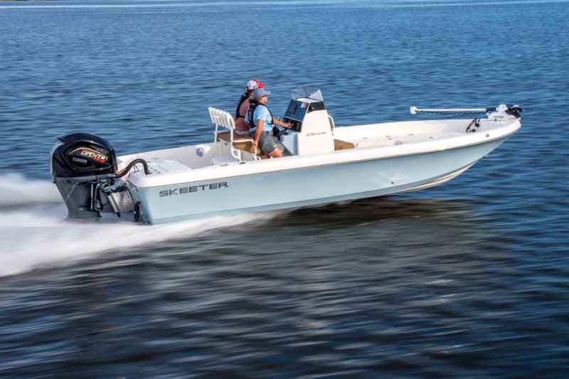 SX2350-running-3-0176 Skeeter SX2350 running