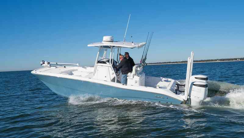 GDC09651 Sea Cat 260 Hybrid headed out to fish