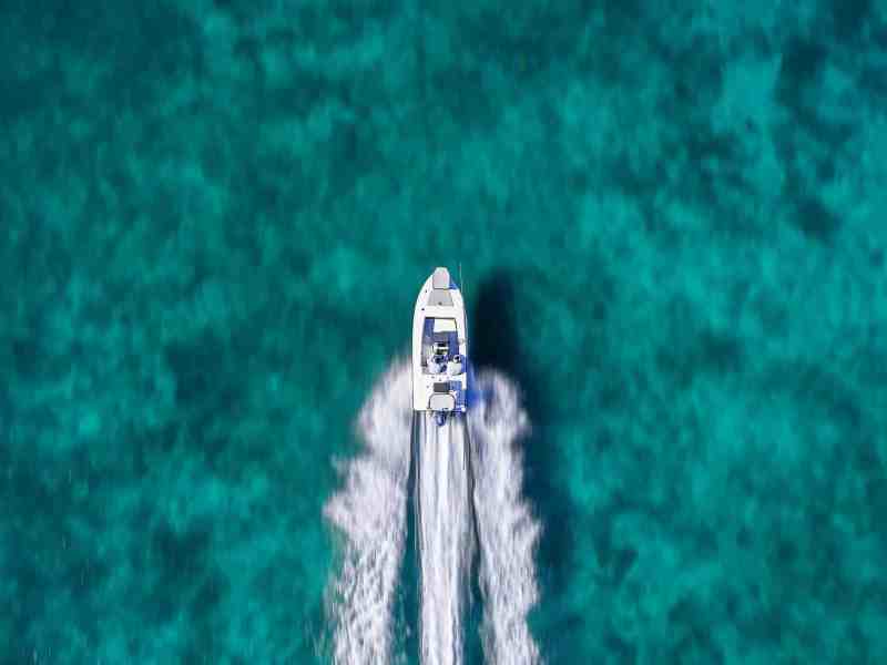 SPF0722-Inshore-Skiff-Diet Skiff running fast over flats