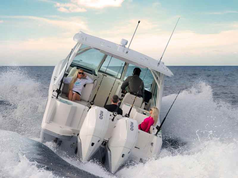 Sailfish 316 DC running through a wake